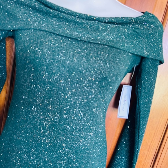 Dress - Picture 2 of 6